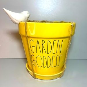 Rae Dunn 8 Inch Yellow Garden Goddess Planter